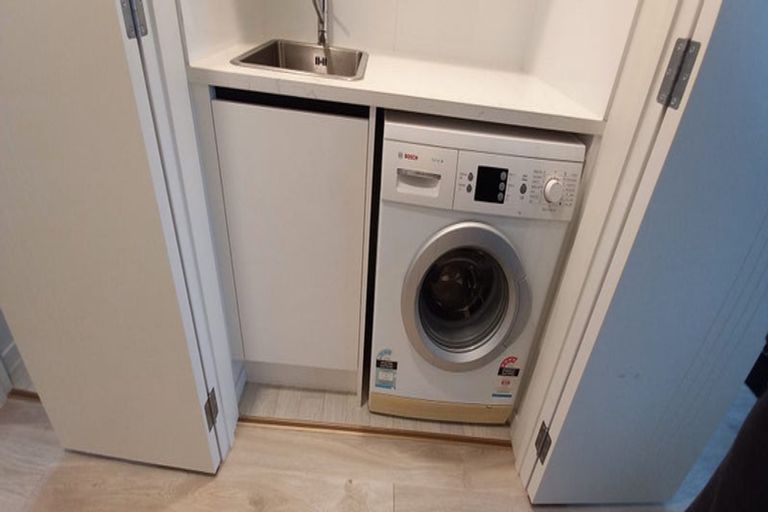 Photo of property in 2 Meenas Place, Cable Bay, 0420