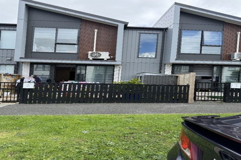 Photo of property in 11 Mahalo Avenue, Wiri, Auckland, 2104