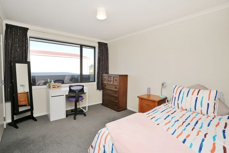 Photo of property in 26 Dunlop Street, Wallacetown, 9816