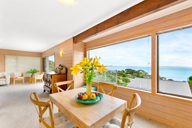 Photo of property in 1/272 Whangaparaoa Road, Red Beach, 0932