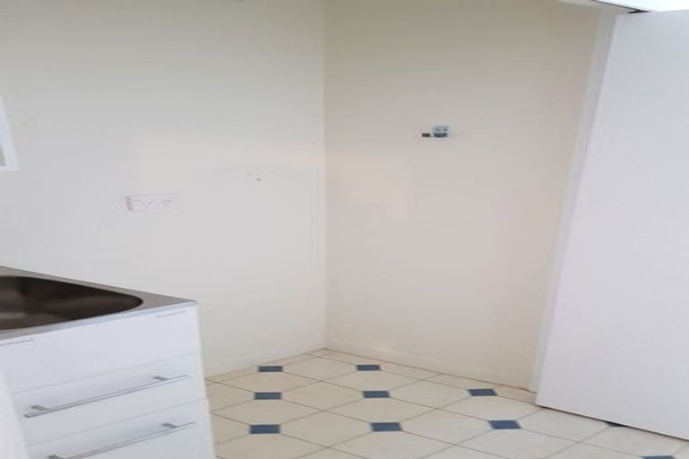 Photo of property in 38a Sunnynook Road, Sunnynook, Auckland, 0620