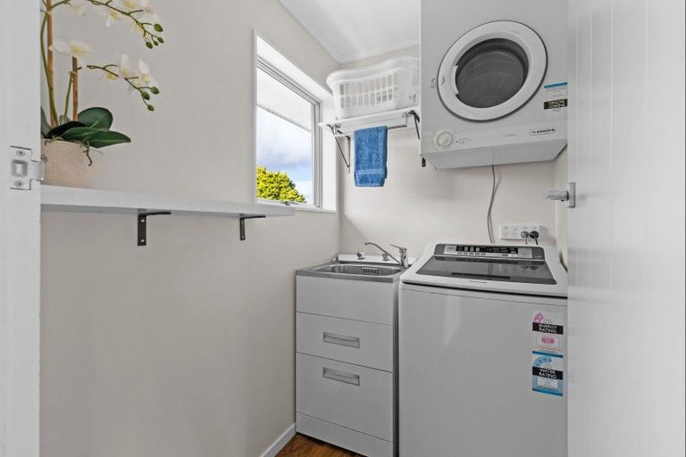 Photo of property in 6 Waltham Court, Cloverlea, Palmerston North, 4412