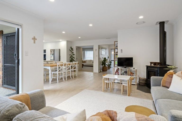 Photo of property in 15 Greig Place, Pukekohe, 2120