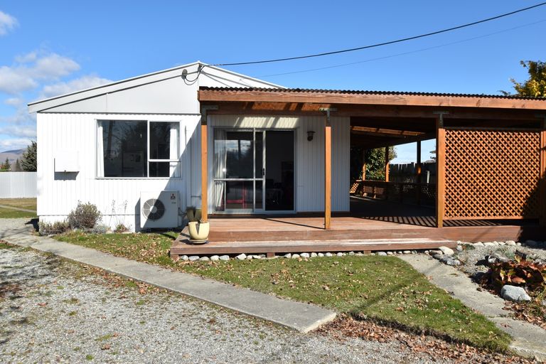 Photo of property in 54 Omahau Crescent, Twizel, 7901