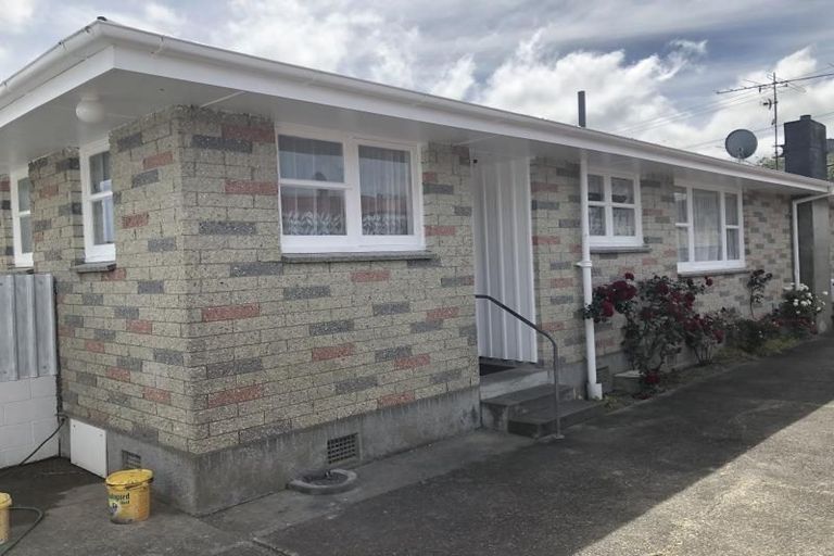 Photo of property in 206 Taita Drive, Avalon, Lower Hutt, 5011