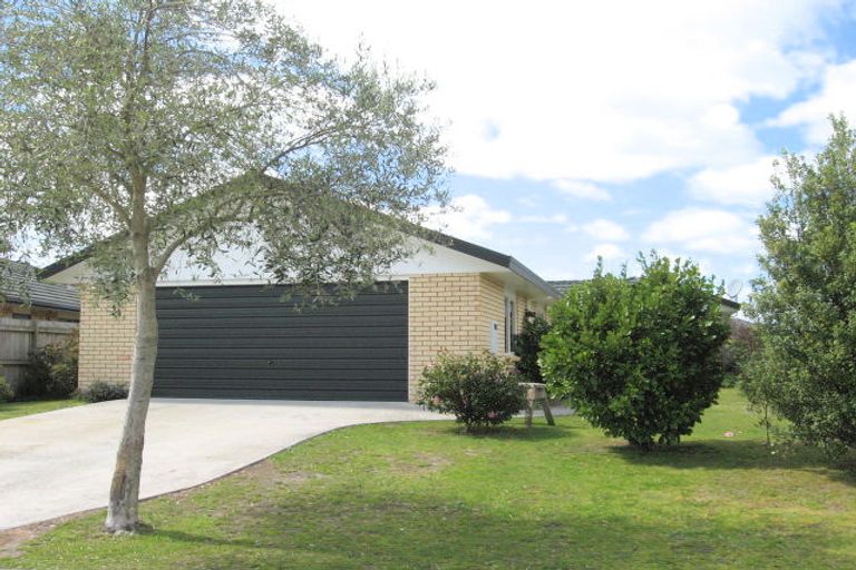 Photo of property in 3 Andalusian Place, Papamoa Beach, Papamoa, 3118