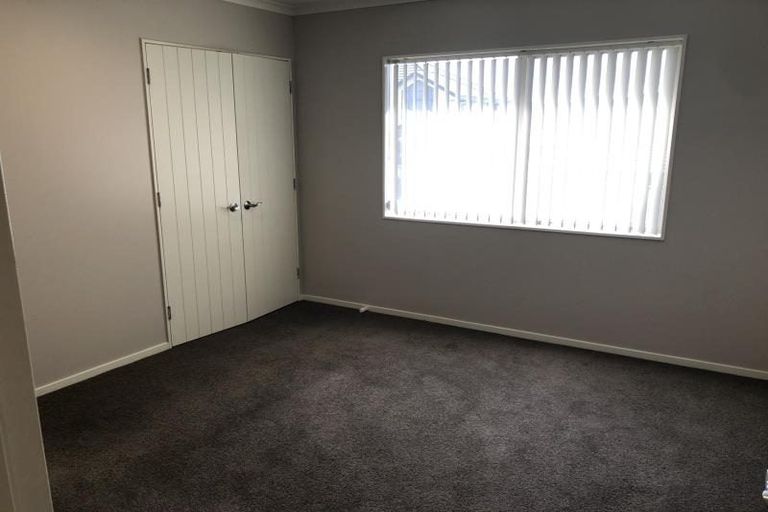 Photo of property in 1 Boronia Grove, Maungaraki, Lower Hutt, 5010