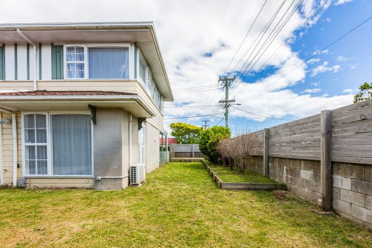 Photo of property in 4/1 Waikare Avenue, Waiwhetu, Lower Hutt, 5010