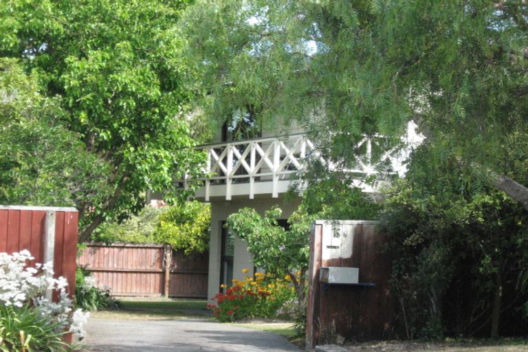 Photo of property in 15 Raekura Place, Redcliffs, Christchurch, 8081