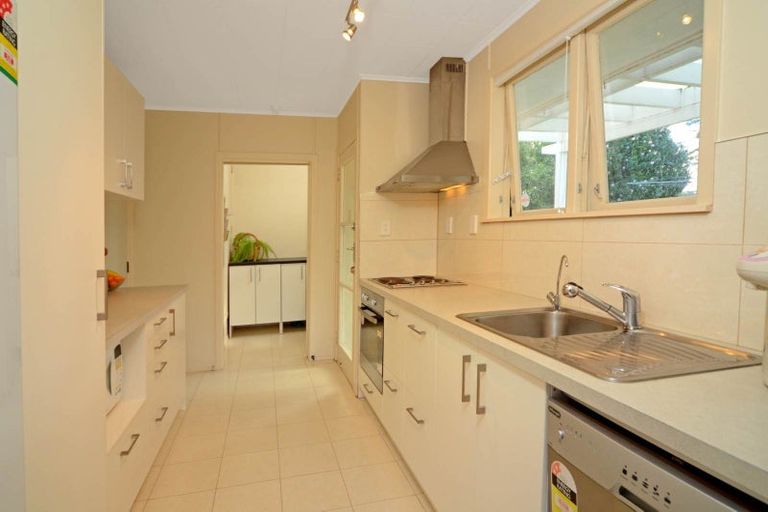 Photo of property in 1 Segedin Place, Glenfield, Auckland, 0629