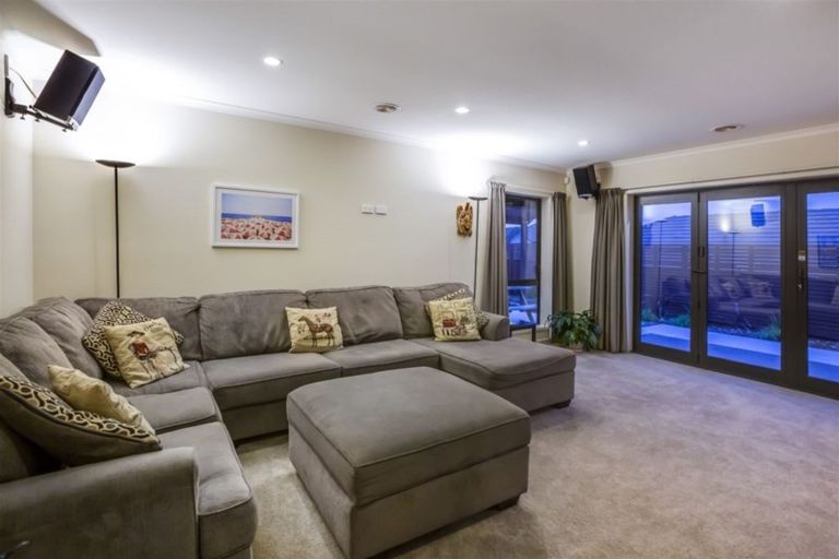 Photo of property in 59 Aotea Drive, Aotea, Porirua, 5024