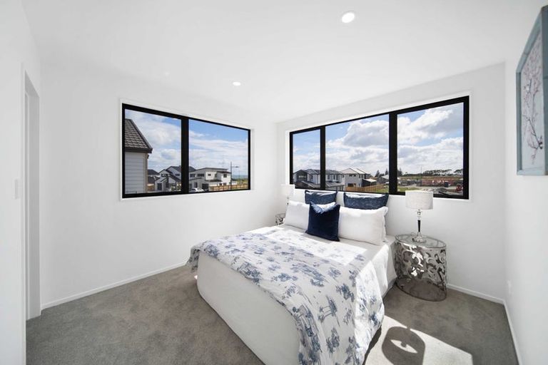 Photo of property in 13 Korowhiti Road, Clarks Beach, 2122