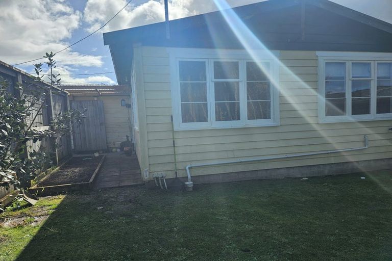 Photo of property in 1 Bernard Street, Avenues, Whangarei, 0110