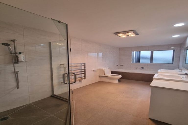 Photo of property in 4 Bruckless Drive, Flat Bush, Auckland, 2019