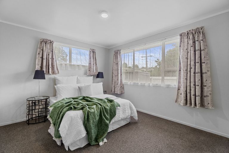 Photo of property in 1/18 Matipo Road, Te Atatu Peninsula, Auckland, 0610