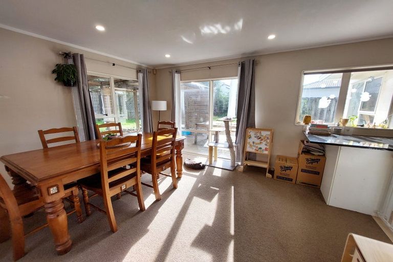 Photo of property in 53 Barbados Drive, Unsworth Heights, Auckland, 0632