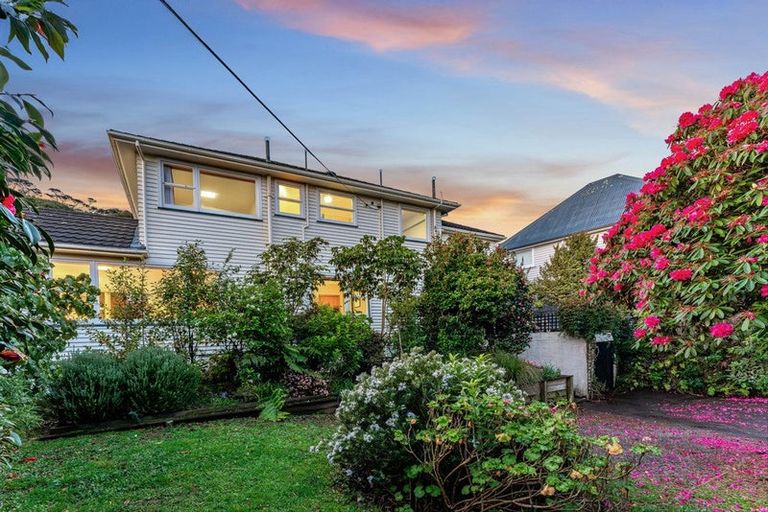 Photo of property in 8 Jalna Avenue, Khandallah, Wellington, 6035