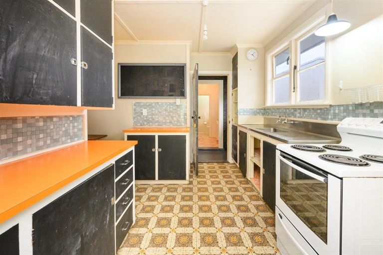 Photo of property in 32 Follett Street, Marton, 4710