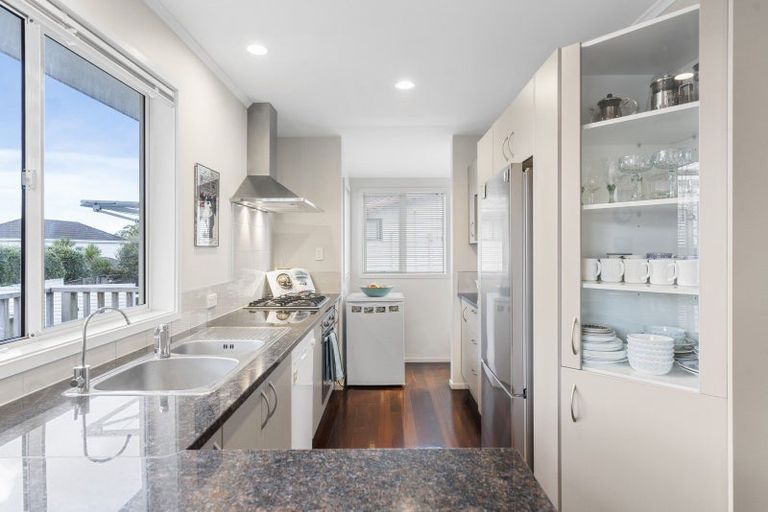 Photo of property in 30 Elliot Street, Howick, Auckland, 2014