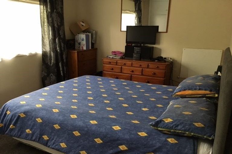 Photo of property in 1/29 Ridgewood Crescent, Birkenhead, Auckland, 0626