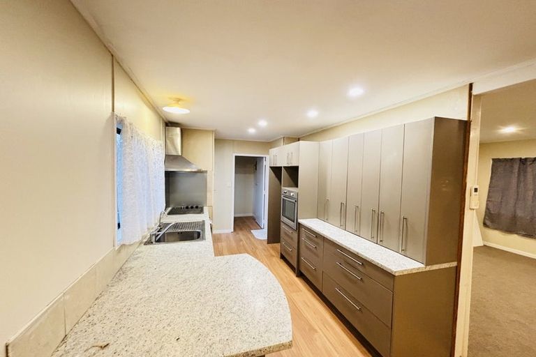 Photo of property in 19 Coey Place, Glen Eden, Auckland, 0602