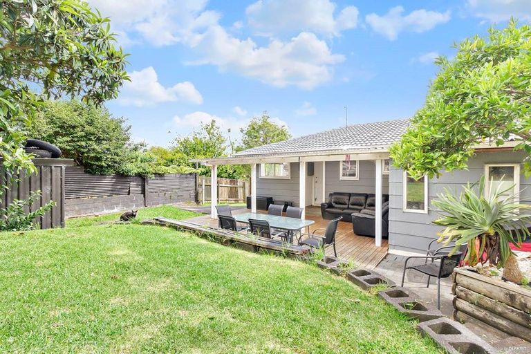 Photo of property in 38 Sylvan Crescent, Te Atatu South, Auckland, 0610
