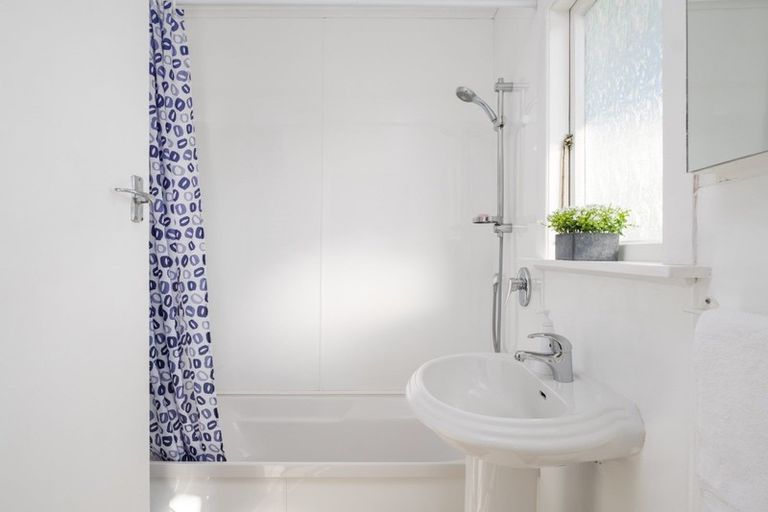 Photo of property in 45 De Lautour Road, Inner Kaiti, Gisborne, 4010