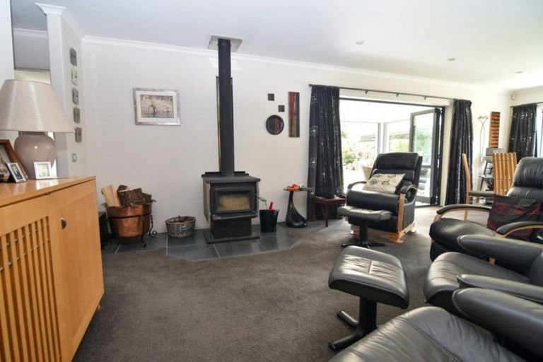 Photo of property in 7 The Glade, Carterton, 5713