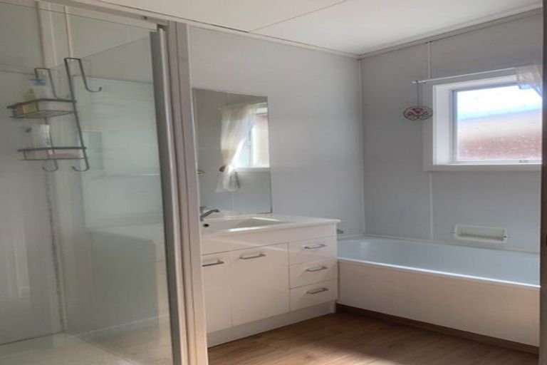 Photo of property in 4 Impala Place, Sockburn, Christchurch, 8042