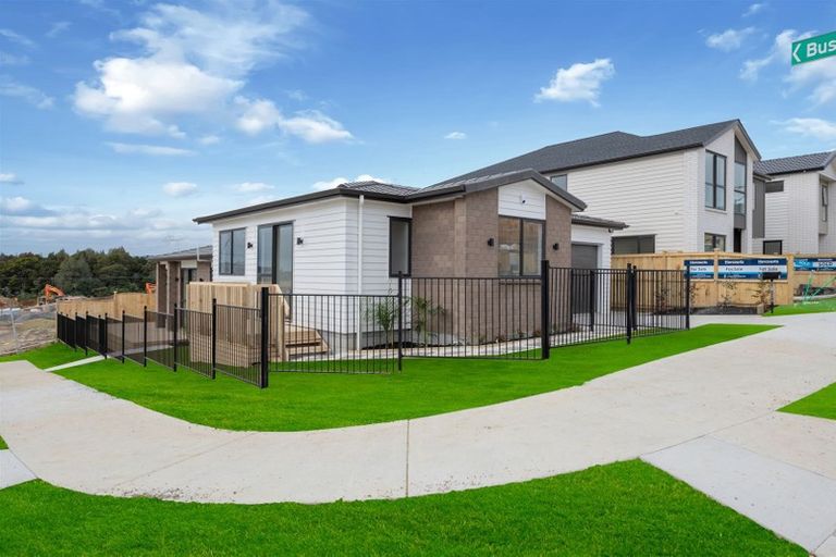 Photo of property in 76 Tir Conaill Avenue, Flat Bush, Auckland, 2019