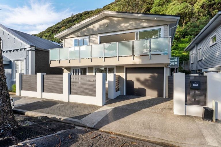 Photo of property in 225 Muritai Road, Eastbourne, Lower Hutt, 5013