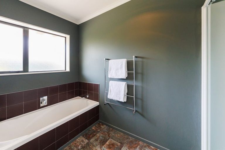 Photo of property in 2 Masefield Terrace, Kelvin Grove, Palmerston North, 4414