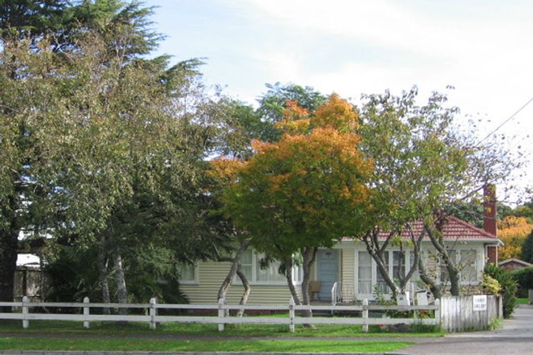 Photo of property in 496a Te Atatu Road, Te Atatu Peninsula, Auckland, 0610