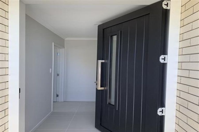 Photo of property in 10a Mcgreal Place, Weymouth, Auckland, 2103
