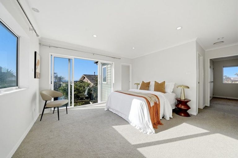 Photo of property in 152a Weatherly Road, Torbay, Auckland, 0630