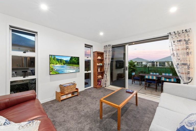 Photo of property in 77 Te Kio Crescent, Papamoa Beach, Papamoa, 3118