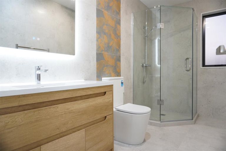 Photo of property in 15 Combat Street, Papakura, 2110