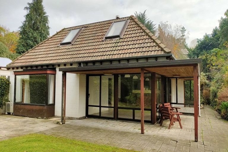 Photo of property in 25 Heatherlea Road East, Levin, 5571