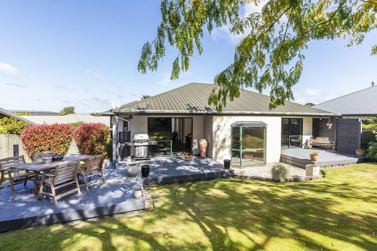 Photo of property in 16 Mcdougal Place, Kaiapoi, 7630