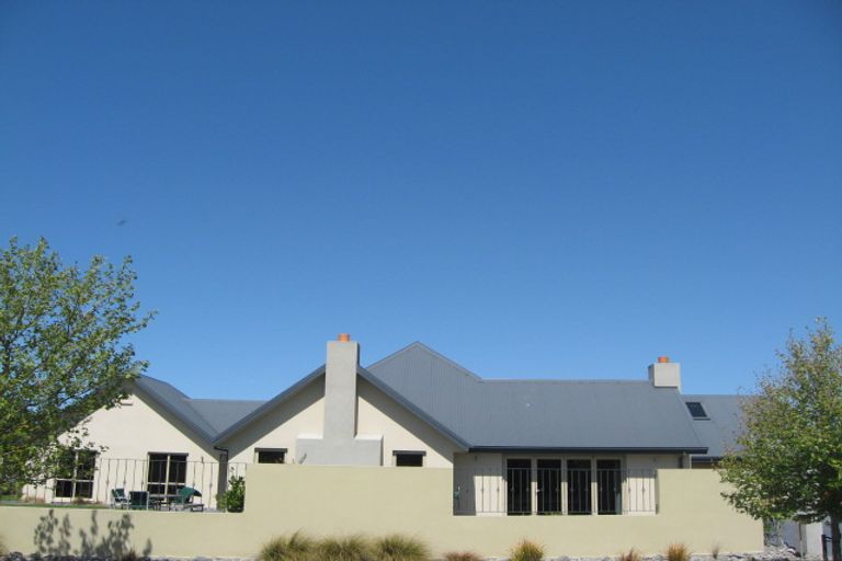 Photo of property in 50 Willowview Drive, Redwood, Christchurch, 8051