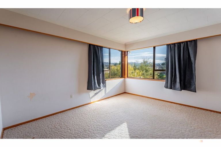 Photo of property in 12 Timaru Road, Waimate, 7924