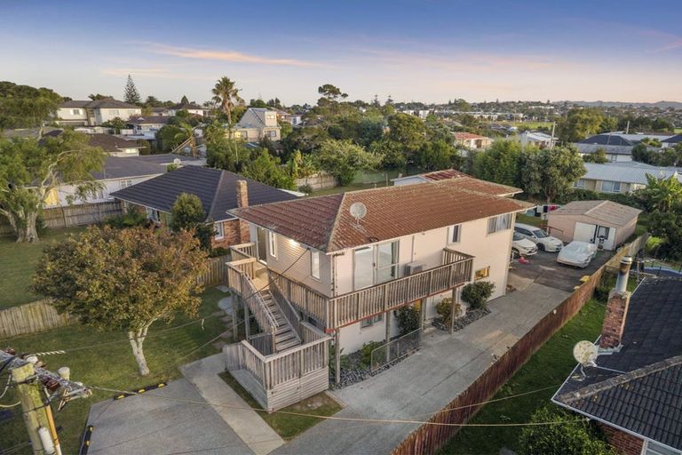 Photo of property in 32 Strid Road, Te Atatu South, Auckland, 0610