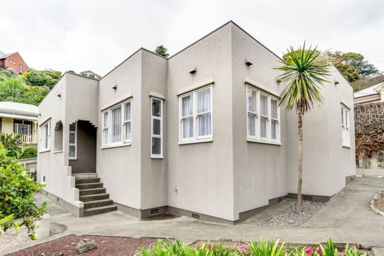 Photo of property in 1a Goldsmith Terrace, Hospital Hill, Napier, 4110
