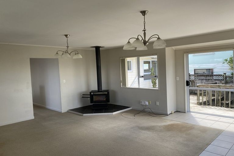 Photo of property in 24 Spencer Road, Pinehill, Auckland, 0632