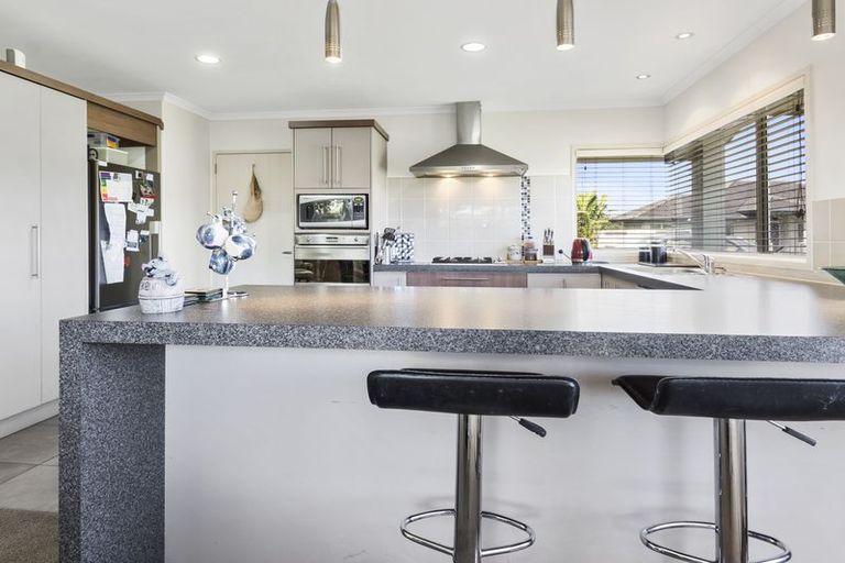 Photo of property in 37 Tomika Crescent, Papamoa Beach, Papamoa, 3118