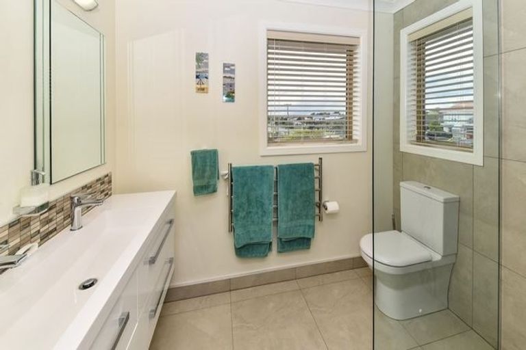 Photo of property in 49a Torkar Road, Clarks Beach, 2122