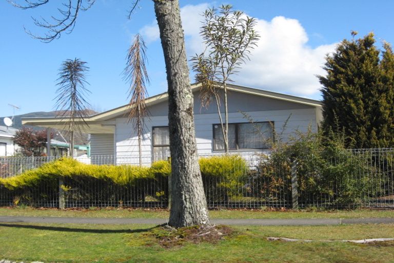 Photo of property in 90 Maria Place, Turangi, 3334