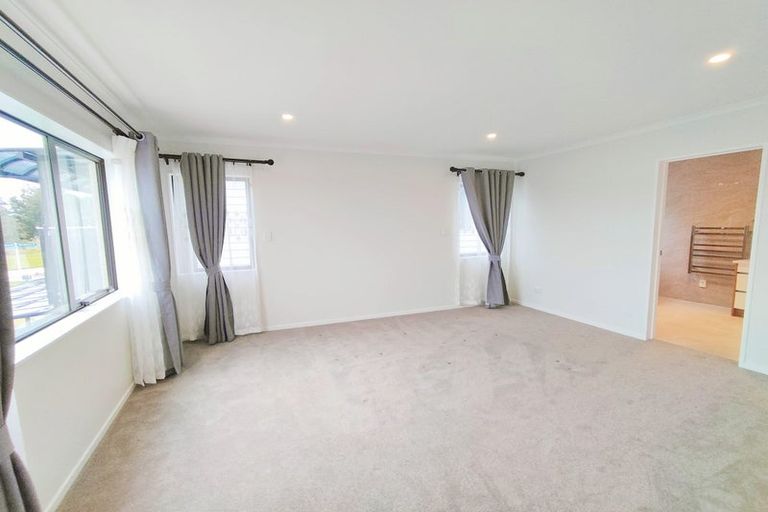 Photo of property in 4 Dungloe Avenue, Flat Bush, Auckland, 2019
