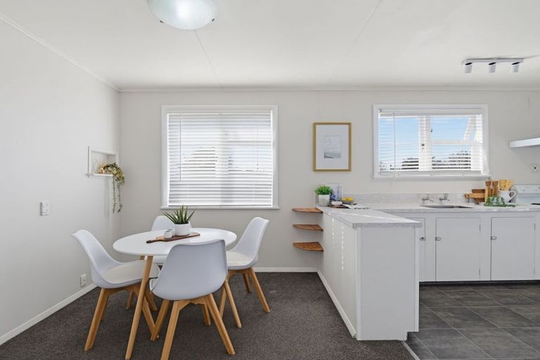 Photo of property in 37 Hadfield Crescent, College Estate, Whanganui, 4500