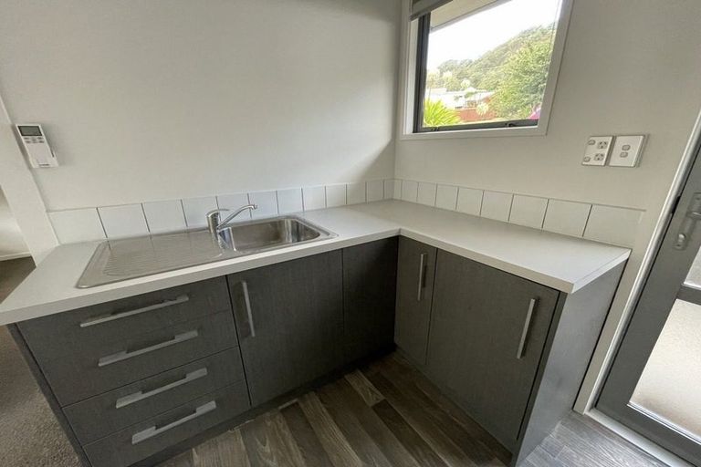 Photo of property in 4/3 Angle Street, Picton, 7220